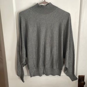 M, gray sweater, mock tutlrtleneck